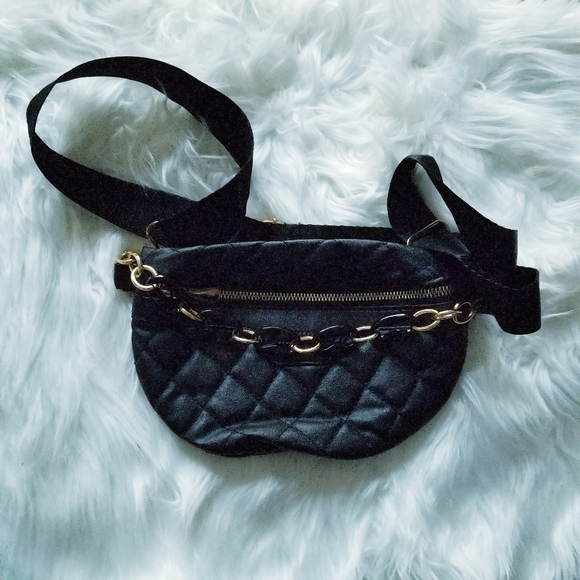 Black Quilted Chain Waist Bag - Picture 2 of 4